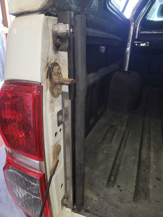 Dust Kit Toyota Hilux (2005-2015 models)