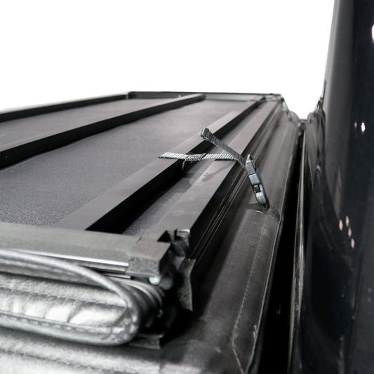 Trifold Hard Lockable Cover GWM P300