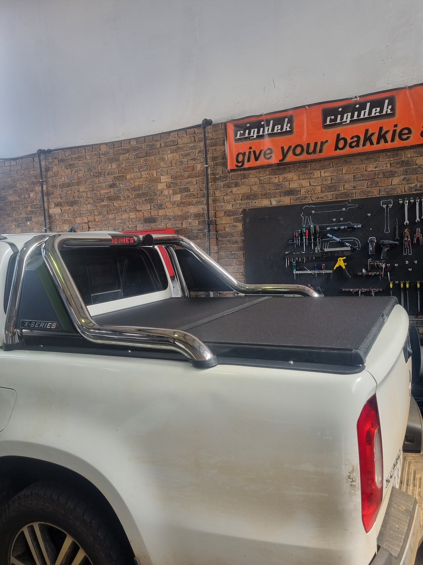 Aluminium Multiflex Hard Folding Covers - Mercedes