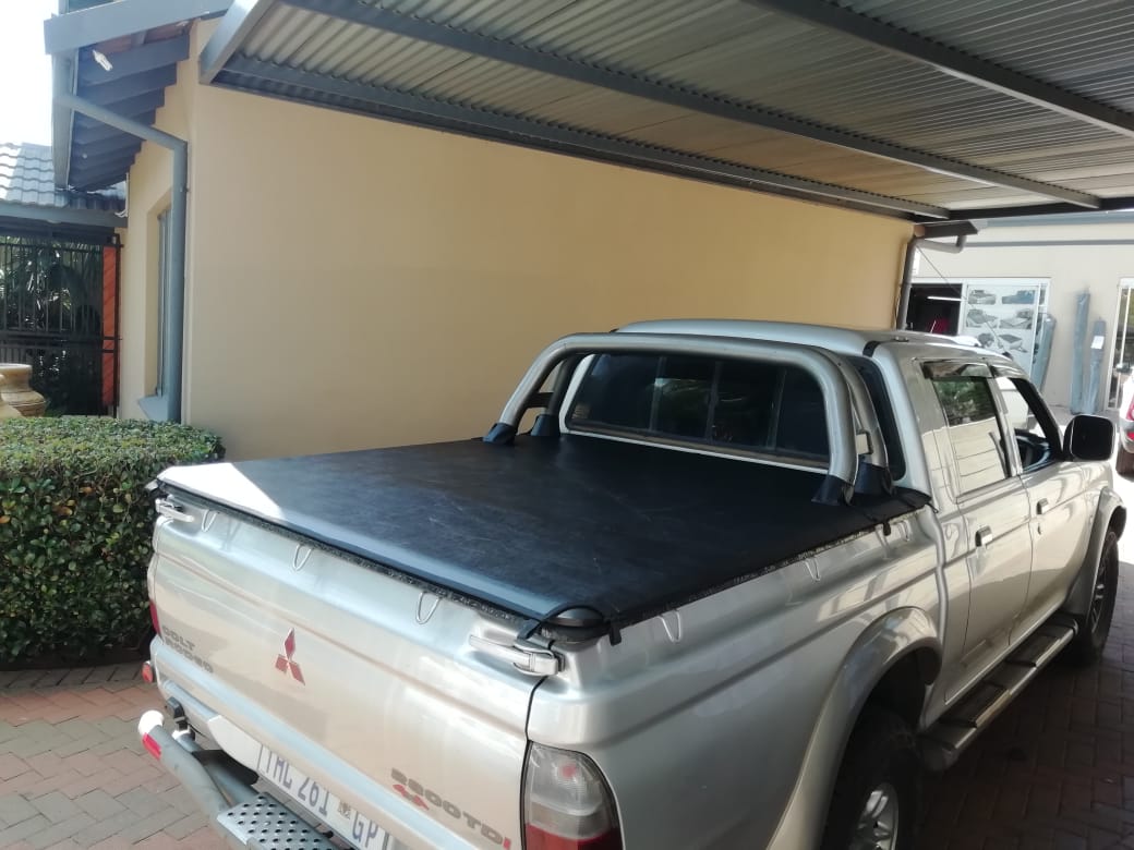 Mitsubishi Colt Clip-on Tonneau Cover