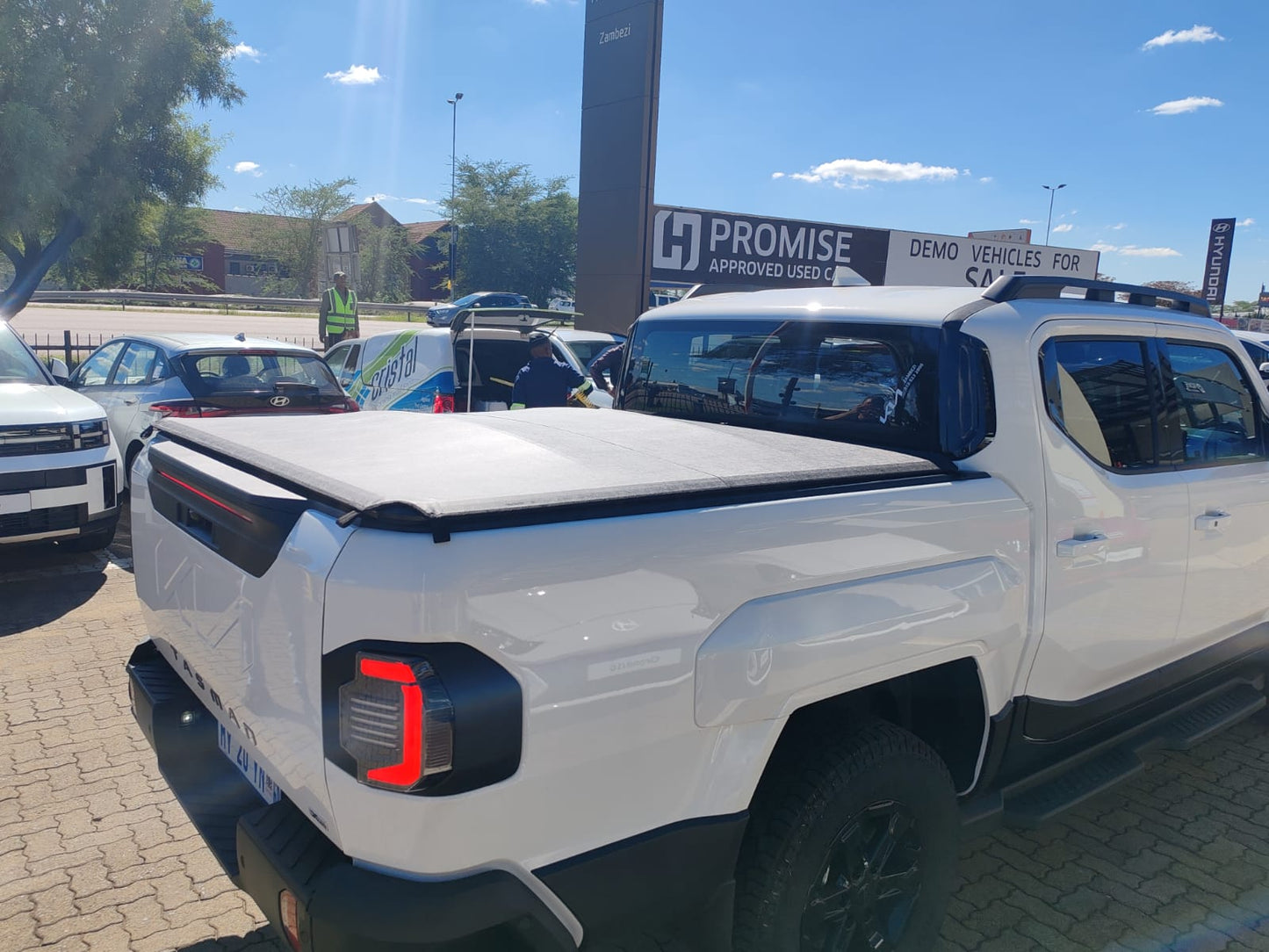 Kia Tasman Clip - On Tonneau Cover