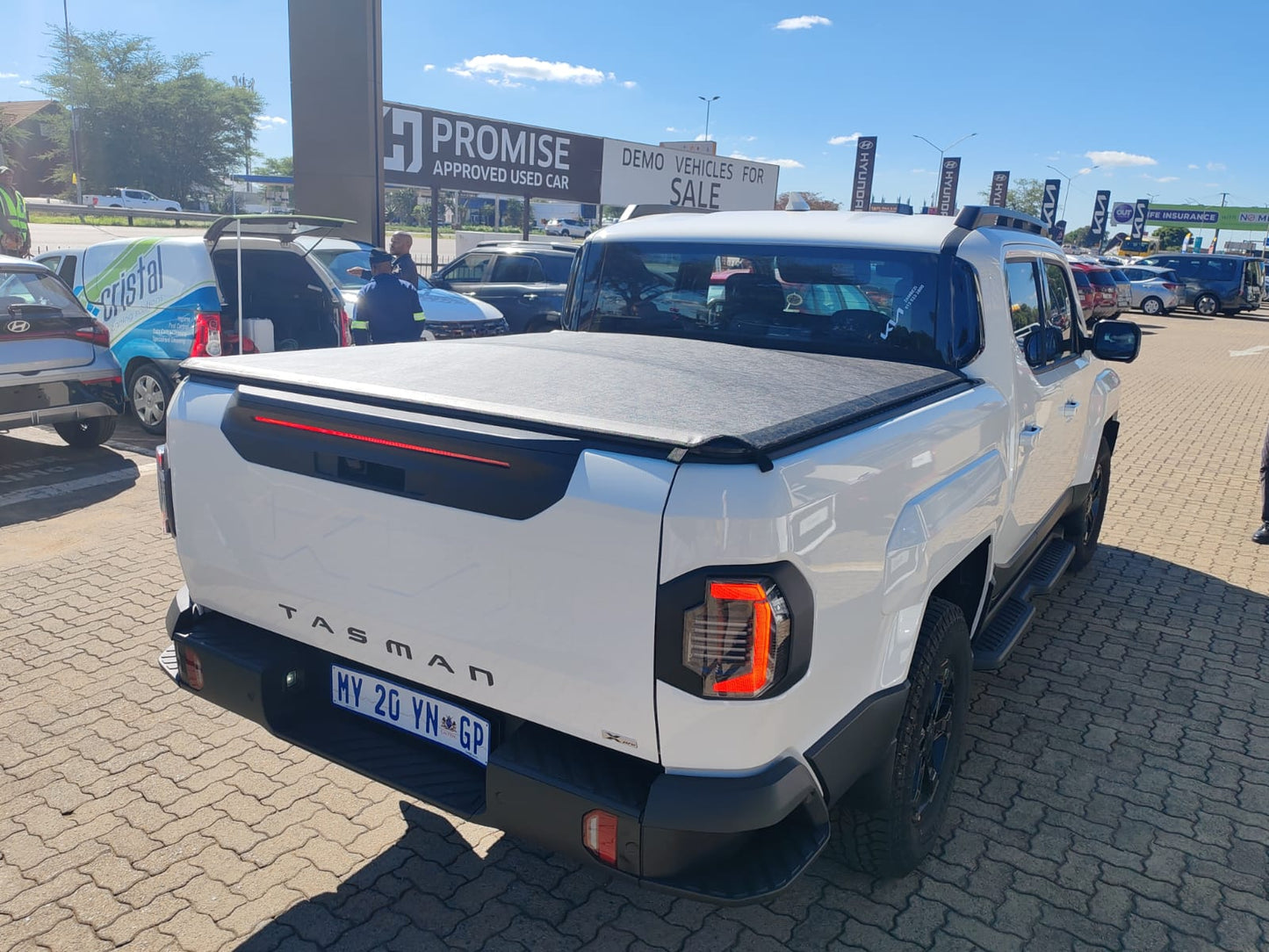 Kia Tasman Clip - On Tonneau Cover