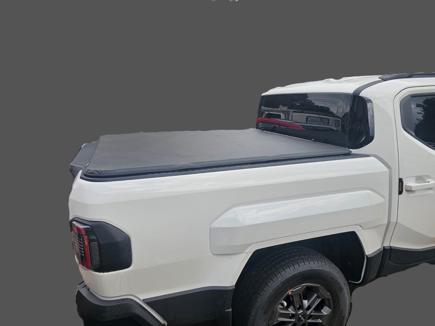 Tri-Fold Hard Cover Kia Tasman