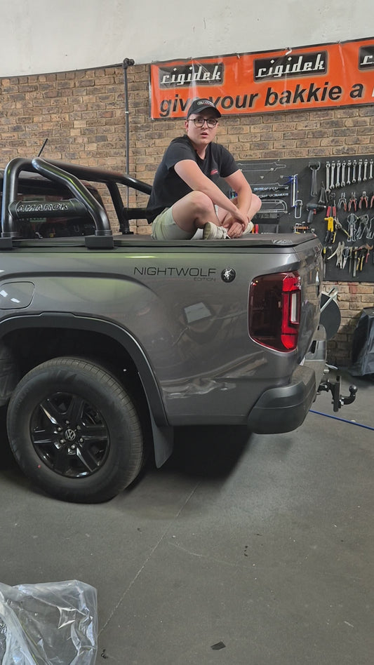 Trifold Hard Lockable Bakkie Tonneau Covers VW Amarok